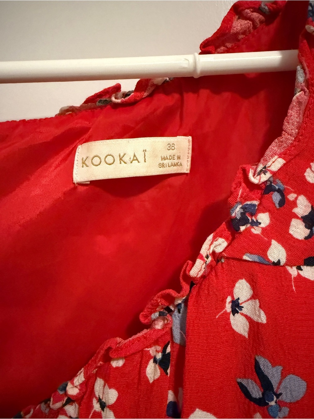 Kookaï Floral Top w/ Subtle Ruffles - Picture 2 of 9